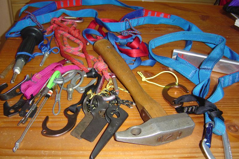 エイド・クライミング用具