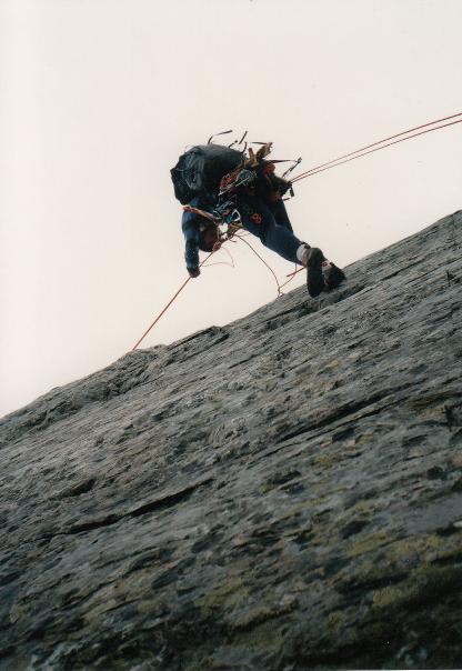 北岳バットレス、マッチ箱のコルへの懸垂下降